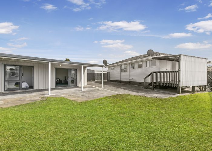  at 3 Roell Place, Mangere East, Auckland