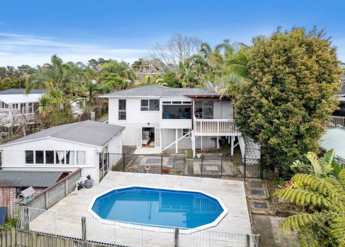  at 35 Pipitea Place, Massey, Auckland