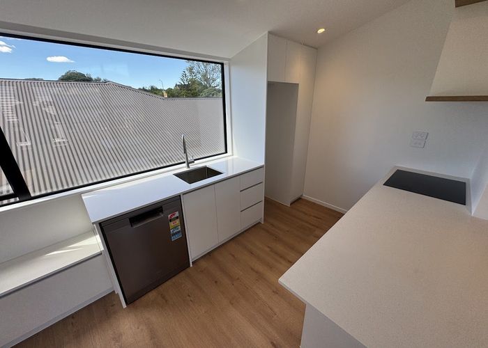  at 7b Manor Place, Point Chevalier, Auckland City, Auckland