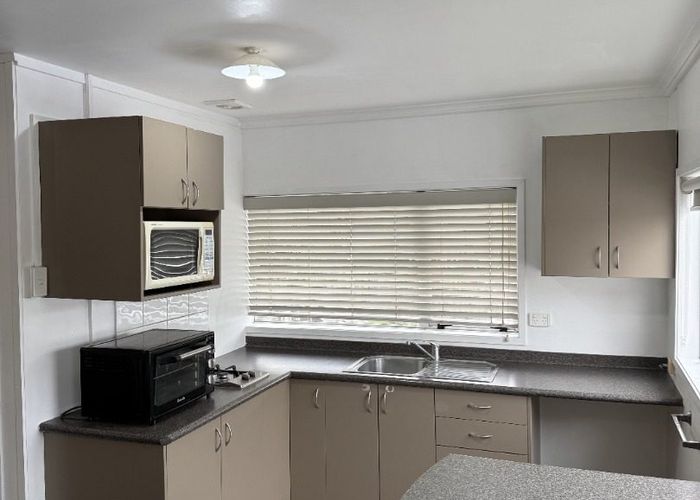  at 42 Caernarvon Street, Dinsdale, Hamilton