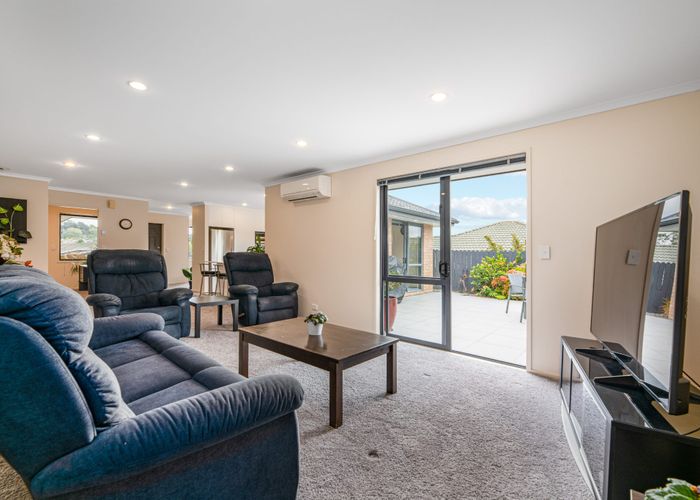  at 9 Chelmsley Avenue, Henderson, Auckland