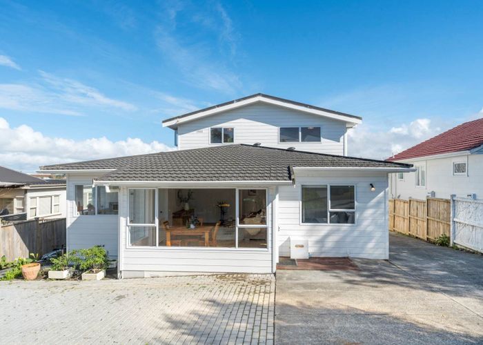  at 28 Dallinghoe Crescent, Milford, North Shore City, Auckland