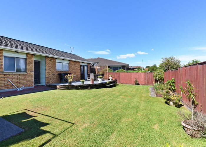  at 4 Chablis Place, Henderson, Auckland