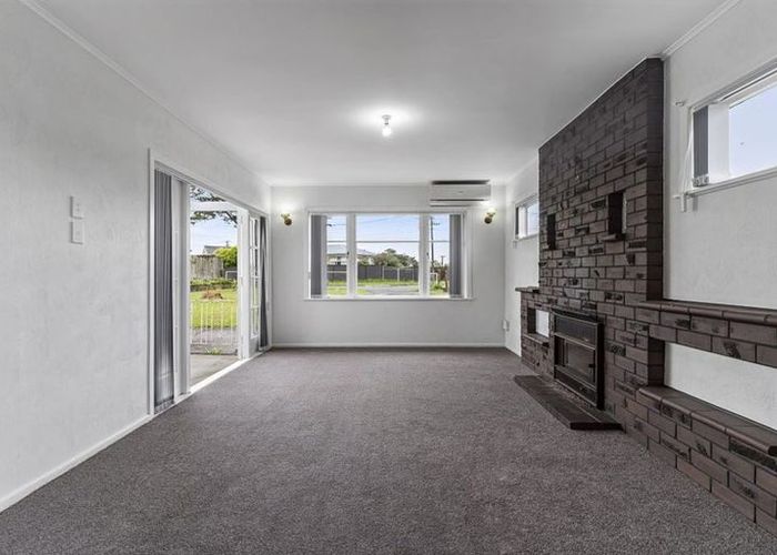  at 47 Royal View Road, Te Atatu South, Waitakere City, Auckland