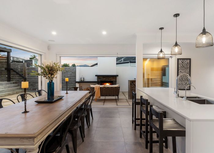  at 6 Crossland Place, Maraetai, Manukau City, Auckland