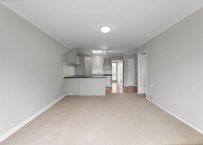  at 4/12 Stanhope Road, Mount Wellington, Auckland City, Auckland