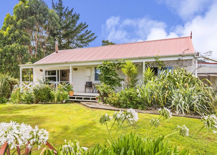  at 33 Ratadale Road, Waikanae, Kapiti Coast, Wellington