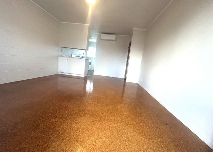  at 4/318 Te Atatu  Road, Te Atatu South, Waitakere City, Auckland