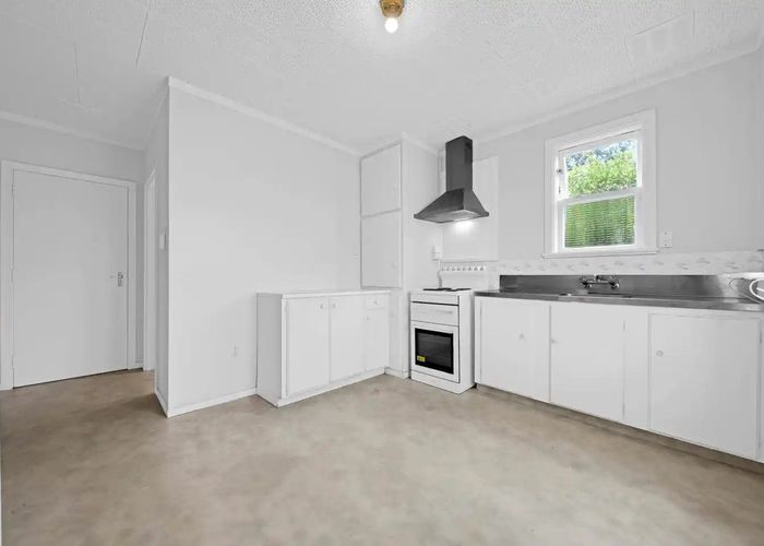  at 2 Galbraith Street, Mount Roskill, Auckland City, Auckland