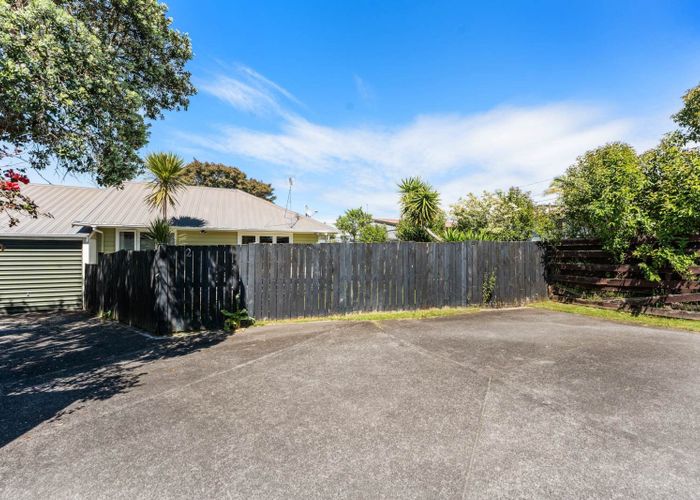  at 2/23A Becroft Drive, Forrest Hill, North Shore City, Auckland