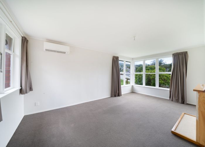  at 2 Hukatai Street, Elsdon, Porirua, Wellington