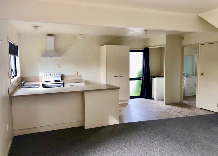  at 24 Caspian Close, New Lynn, Waitakere City, Auckland