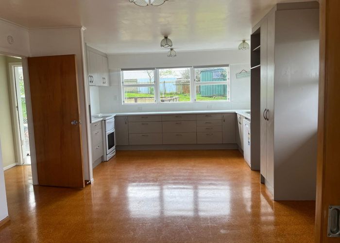  at 15 Ellesmere Crescent, Pakuranga, Manukau City, Auckland