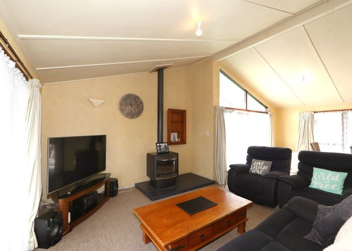  at 208 Sunnybank Crescent, Camberley, Hastings