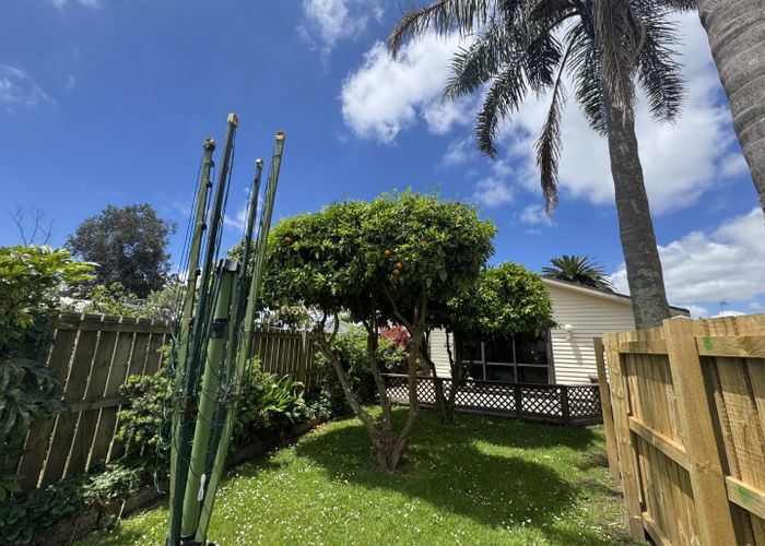  at 12 Lydiard Place, Chartwell, Hamilton