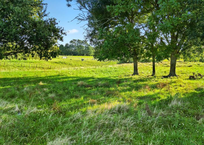  at 35 Jury Road, Ngahinapouri, Hamilton