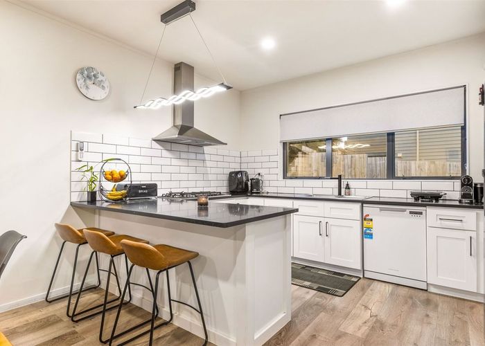  at 15A Reynella Drive, Massey, Waitakere City, Auckland