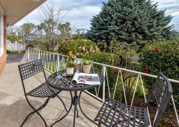  at 3/77 Royal View Road, Te Atatu South, Waitakere City, Auckland