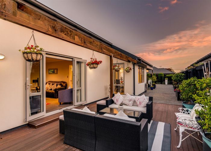  at 6 Lakebridge Place, Parklands, Christchurch