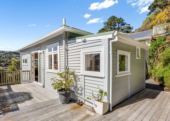  at 26 Freeling Street, Island Bay, Wellington