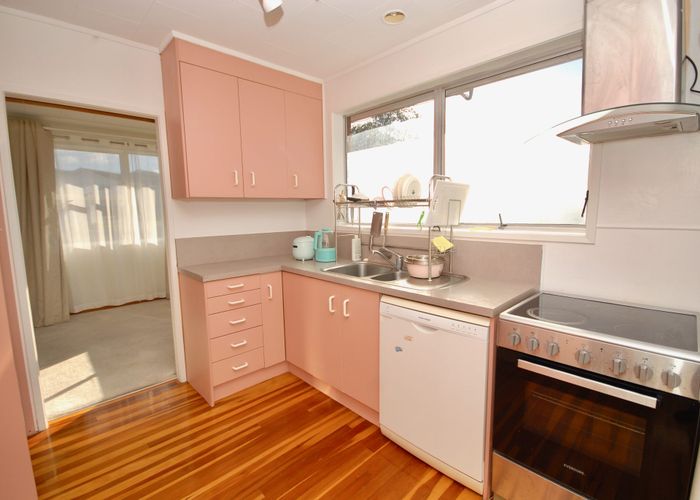  at 84 Sycamore Drive, Sunnynook, North Shore City, Auckland
