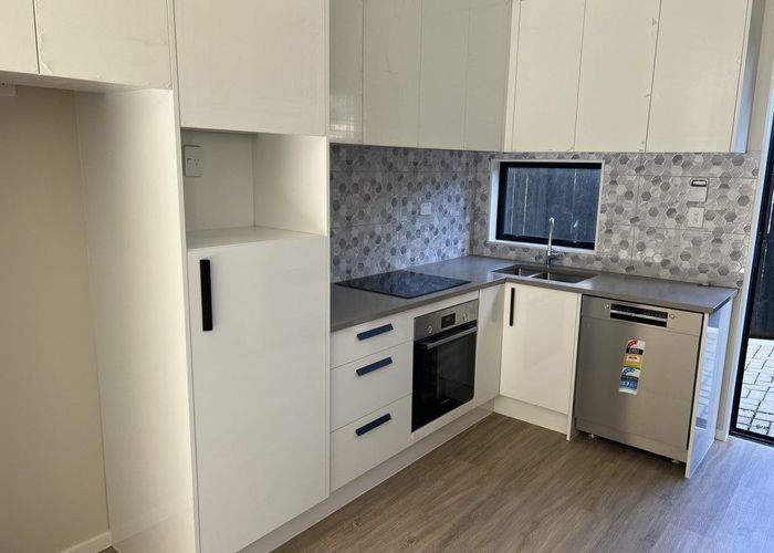  at 6/80 Ruawai Road, Mount Wellington, Auckland