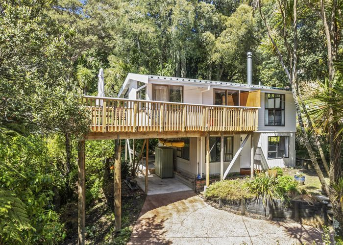  at 23 Western Road, Laingholm, Auckland