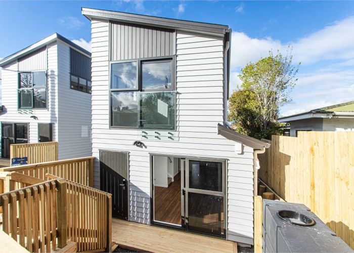  at 2/54 Parker Avenue, New Lynn, Waitakere City, Auckland