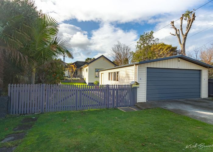  at 9 Charles Street, Belmont, Lower Hutt