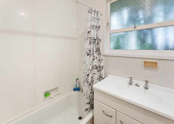  at 1/8 Kensington Avenue, Mount Eden, Auckland City, Auckland