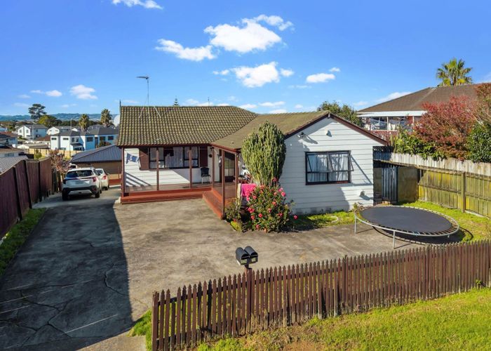  at 12 and 12A Southview Place, Manurewa, Manukau City, Auckland