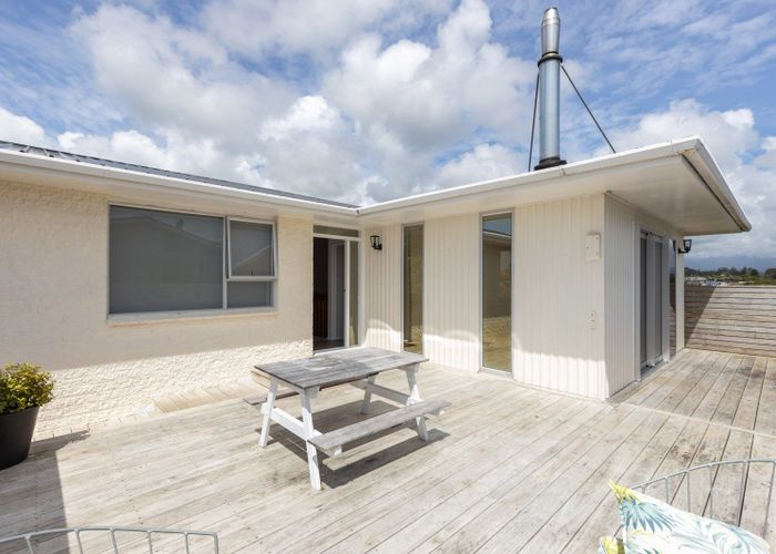  at 17 Longview Drive, Merrilands, New Plymouth