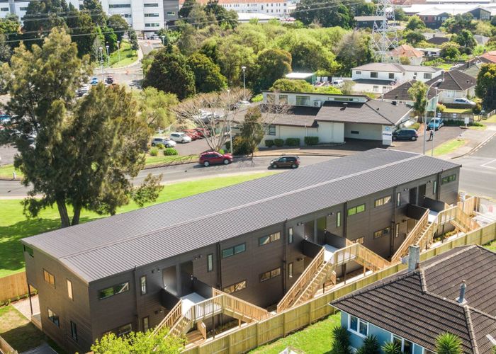  at 10/90 Swaffield Road, Papatoetoe, Manukau City, Auckland