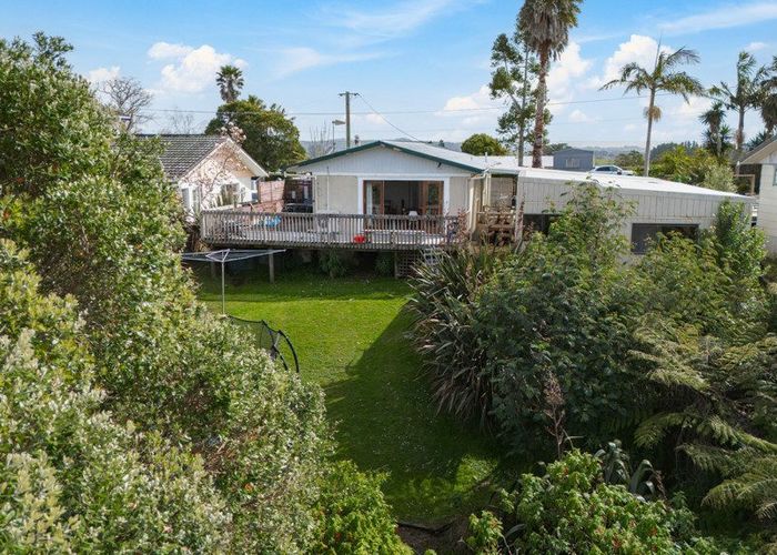  at 83 Sunnyvale Road, Massey, Waitakere City, Auckland