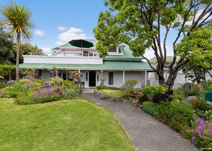  at 18 Puriri Place, Sandspit