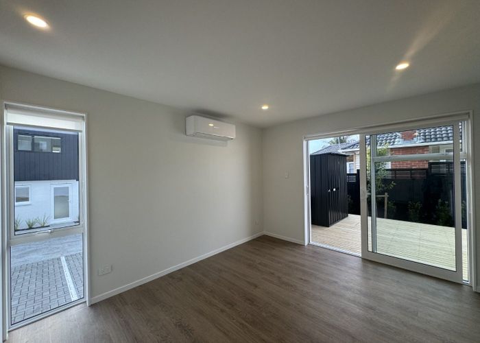  at 4/5 Preston Ave, Henderson, Waitakere City, Auckland