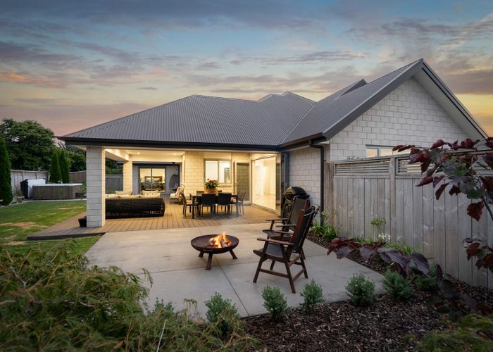  at 17 Henry Bell Close, Leamington, Cambridge