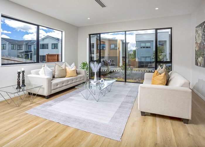  at 6  La Bella Road, Hobsonville, Waitakere City, Auckland