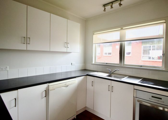  at 3/242 Onewa Road, Birkenhead, North Shore City, Auckland