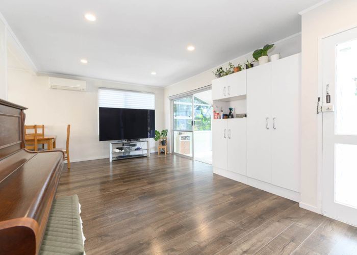  at 1/11 Garner Place, Glenfield, North Shore City, Auckland