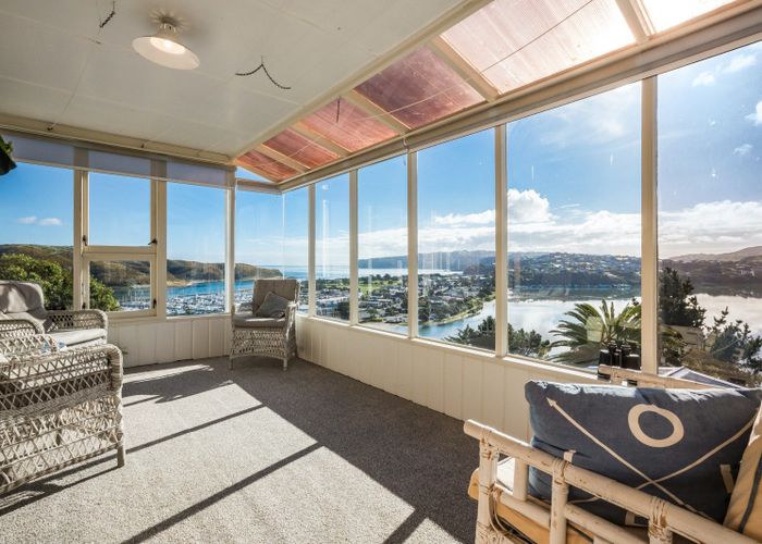  at 48 Kiriwai Road, Paremata, Porirua