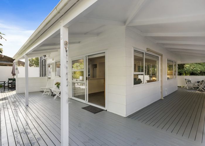  at 26A Harrybrook Road, Green Bay, Auckland