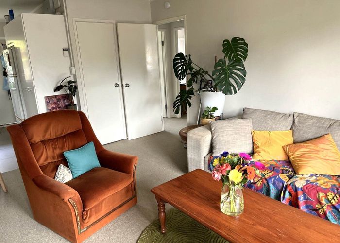  at 2/16 Knight Avenue, Mount Albert, Auckland City, Auckland