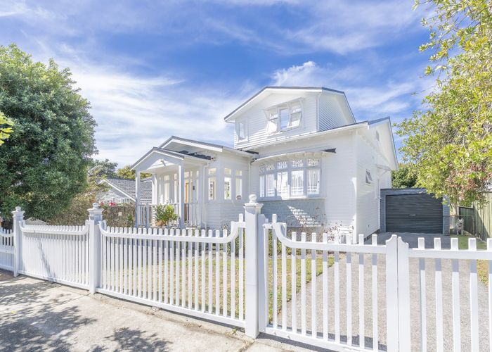  at 37 Aroha Avenue, Sandringham, Auckland