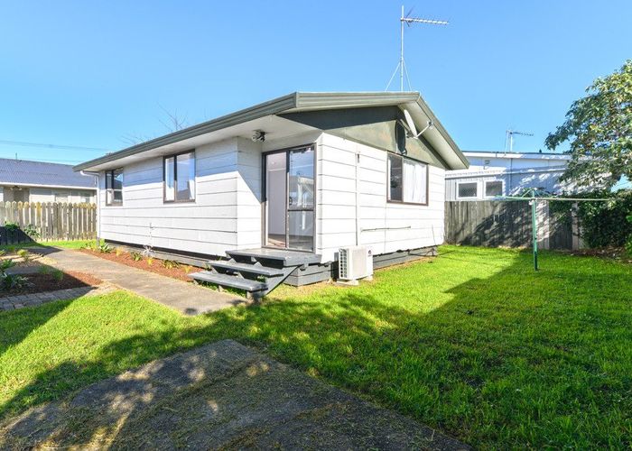  at 2/16 Sheehan Avenue, Papakura, Papakura, Auckland