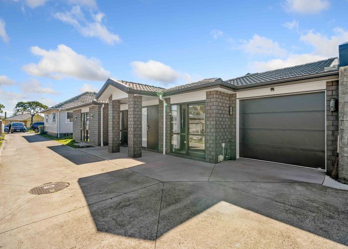  at 8A Martin Road, Manurewa, Auckland