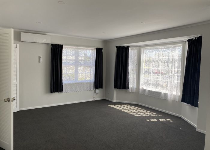  at 12 Edwards Avenue, Henderson, Waitakere City, Auckland