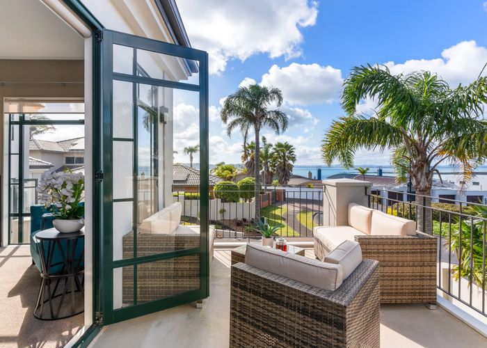  at 12 Courtneys, West Harbour, Waitakere City, Auckland