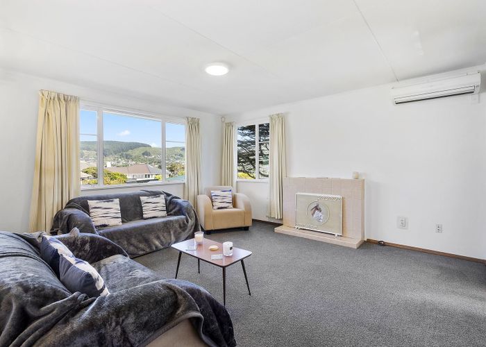  at 16 Morgan Place, Tawa, Wellington