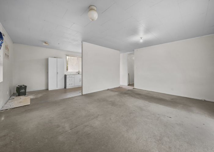  at 2/30 Kennington Drive, Clendon Park, Manukau City, Auckland